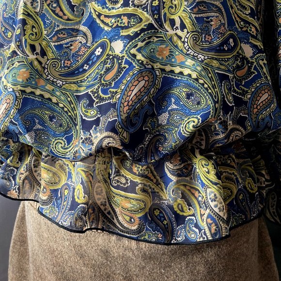 F&M Collection Green Batik patterned blouse Size Small. - Picture 5 of 8